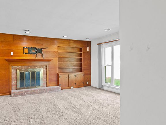 3rd image of 1222 Kay Ave
