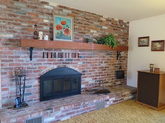 3rd image of 132 Seaward Dr