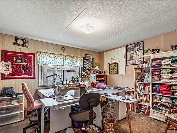 4th image of 2432 Nightingale Ln