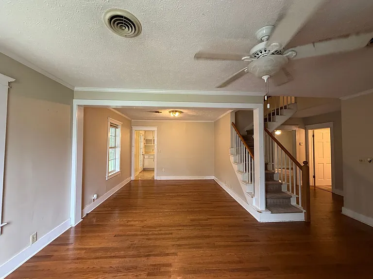 207 Goodman Pl — Photo 8