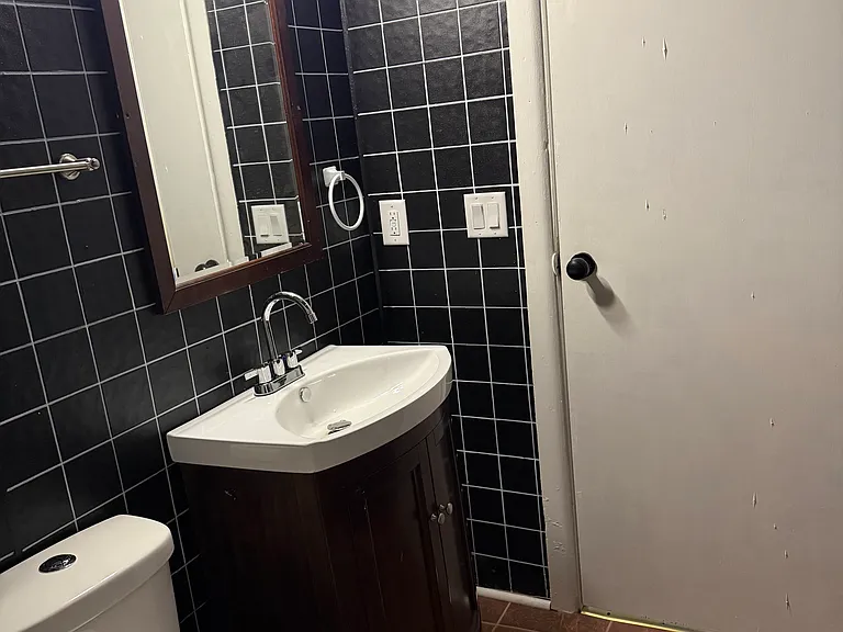 1619 E Jackson St #2 — Photo 8