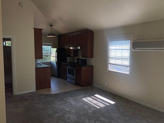 5th image of 11649 Ayres Ave