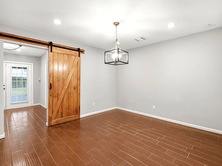 6307 Jadecrest Dr — Photo 13