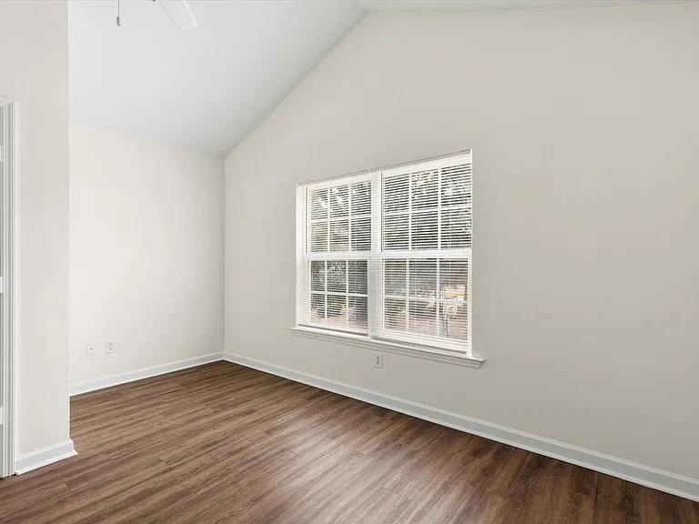 735 Putnam Dr #2 — Photo 14