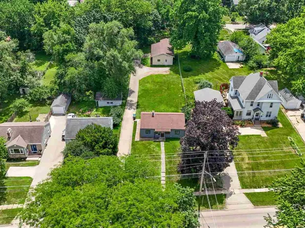 1303 Kirkwood Ave, Iowa City, IA 52240