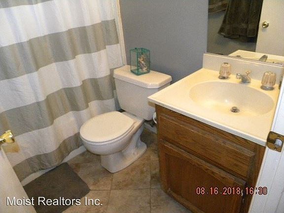 5th image of 1423 N Columbia St