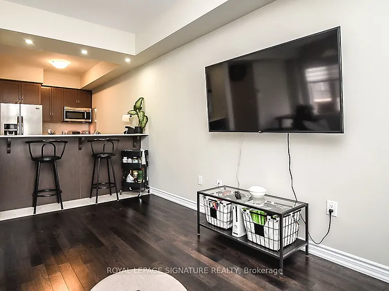377 Glancaster Rd #53 — Photo 6