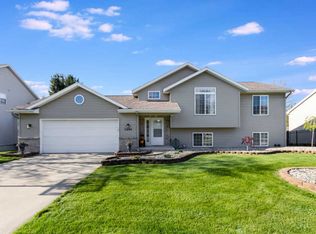 7094 Glen Creek Dr SE, Caledonia, MI 49316