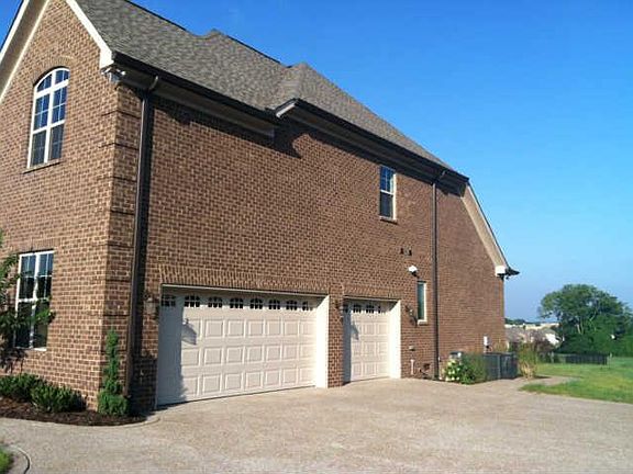 2nd image of 134 Thornwood Pl Lot 145