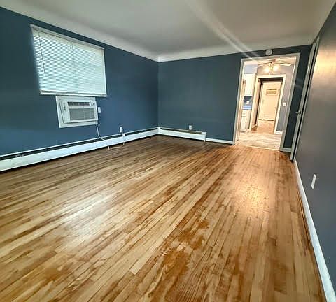 2nd image of 1928 Sutton Rd #4