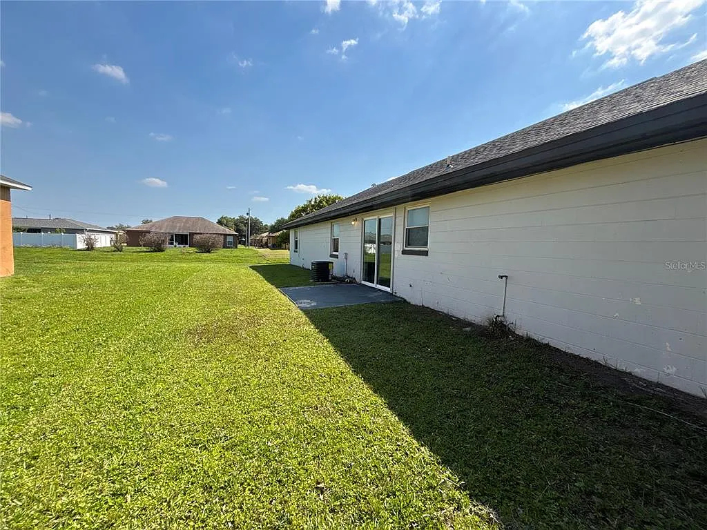 2 bed, 2.0 bath, 908 sqft, $1,600 — Photo 4