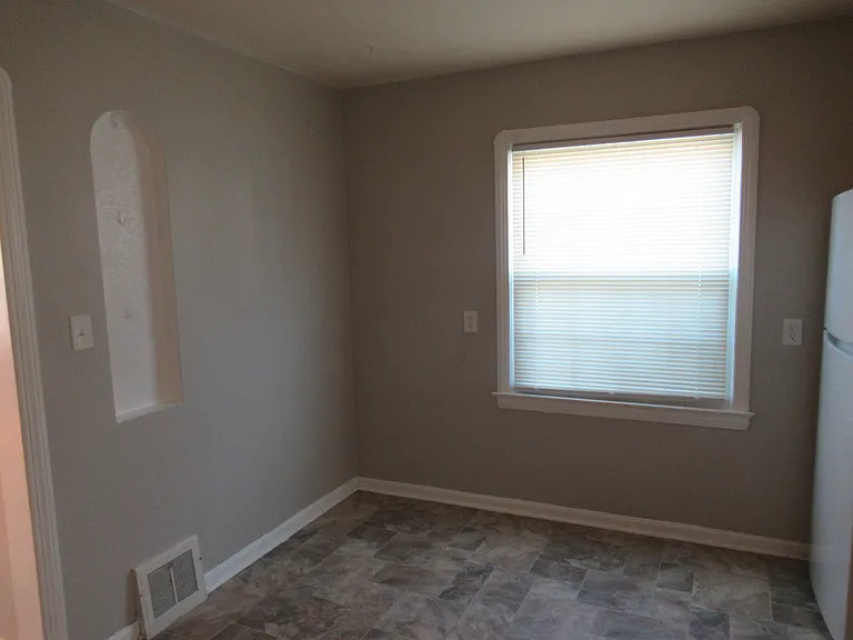 5203 Maplecrest Ave — Photo 12