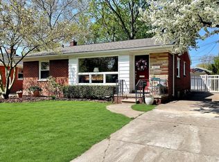 3633 Betsy Ross Dr, Royal Oak, MI