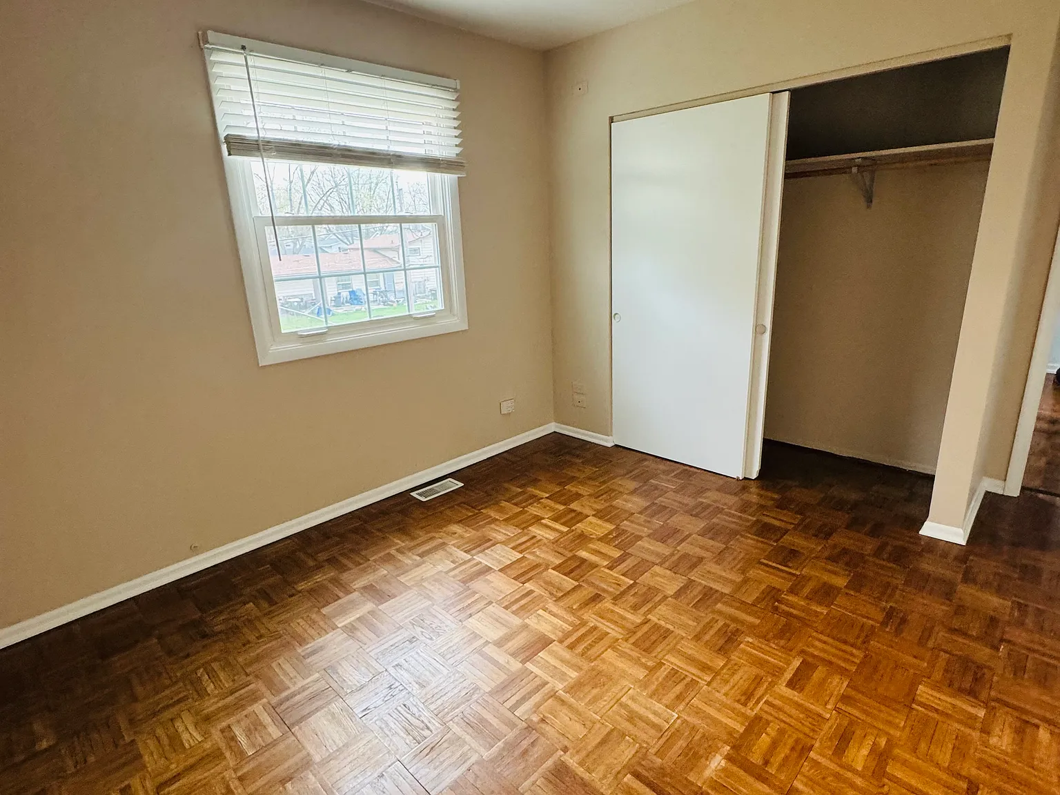 Sherwood Cir N, Hanover Park — Photo 4