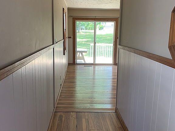 5th image of 294 N Ireland Blvd