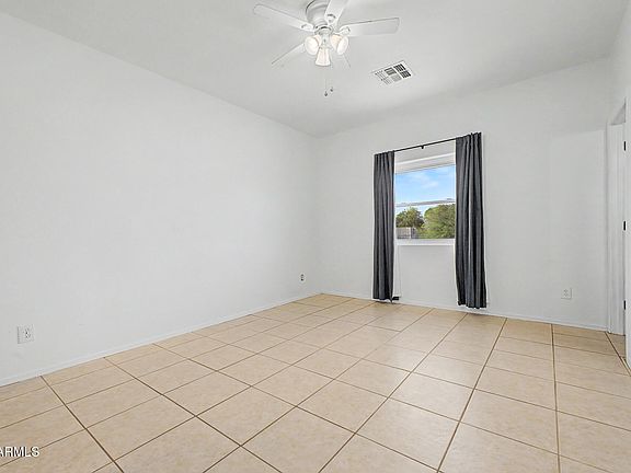 4th image of 30830 W LATHAM Street