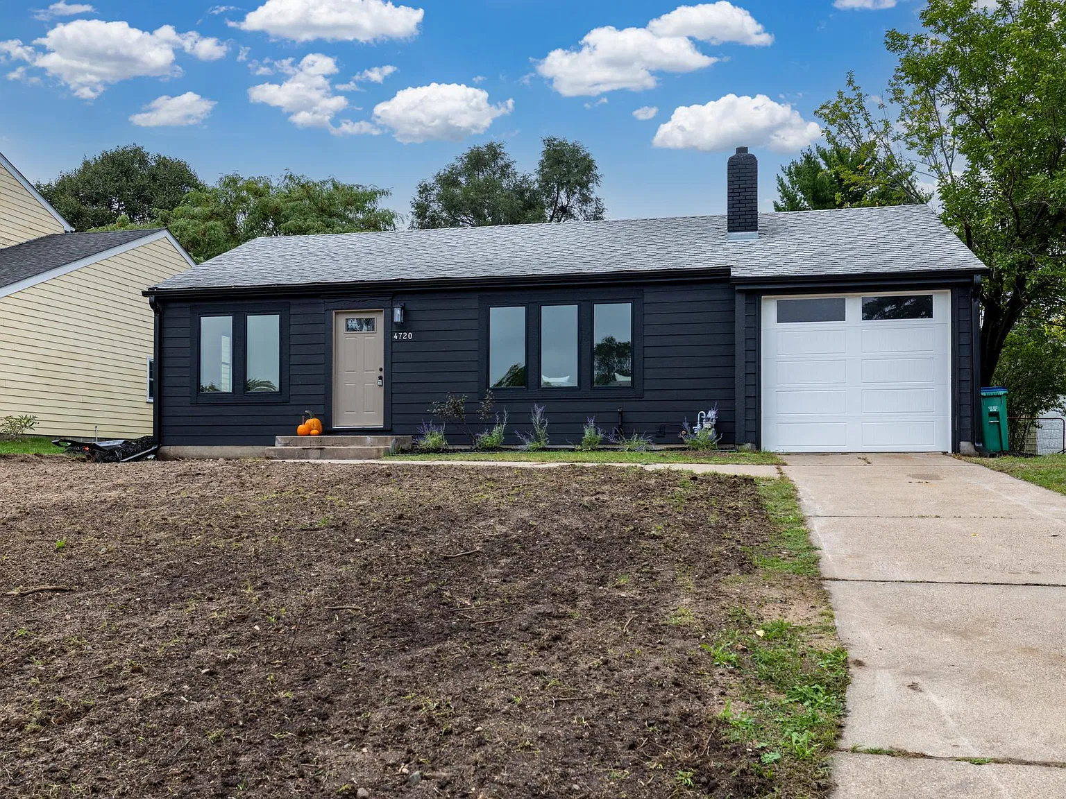 3 bed, 2.0 bath, 1730 sqft, $3,500 — Photo 3
