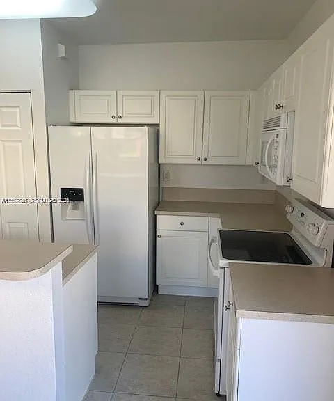 3355 NE 13th Circle Dr #10828 — Photo 6