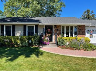 720 Greenbelt Pkwy W, Holbrook, NY 11741