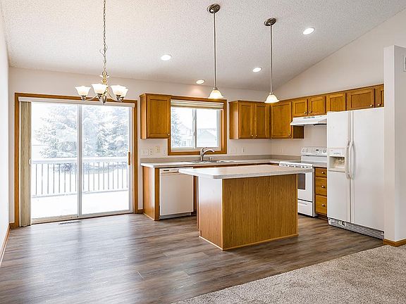 3rd image of 2902 18th Ave E