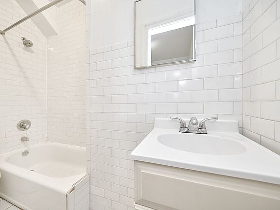 5th image of 416 E 89th St #3FF