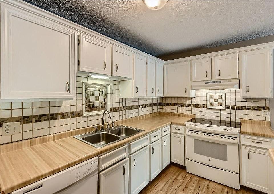 1st image of 175 County Road B2 E APT 209