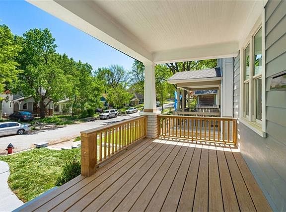 3rd image of 4422 Fairmount St
