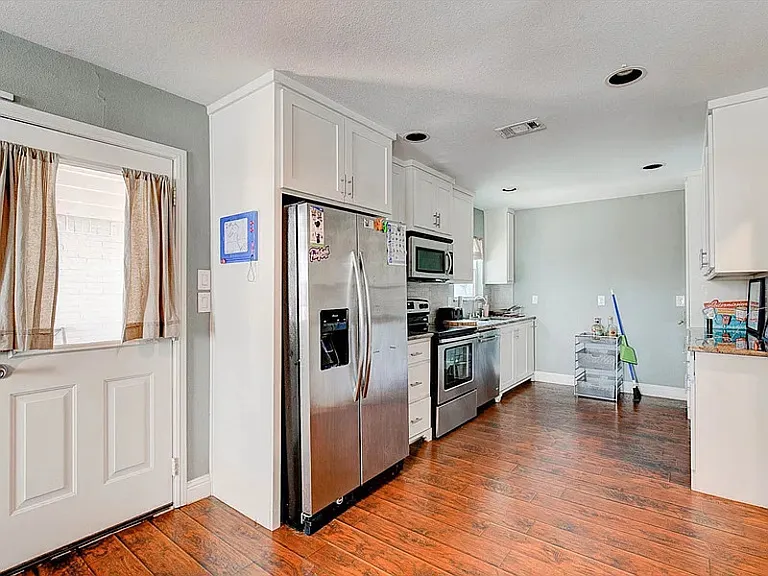3201 Forest Park Blvd — Photo 8