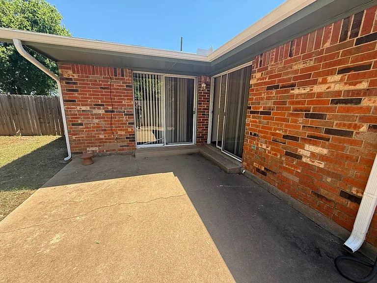1015 W Swan Lake Ct — Photo 37