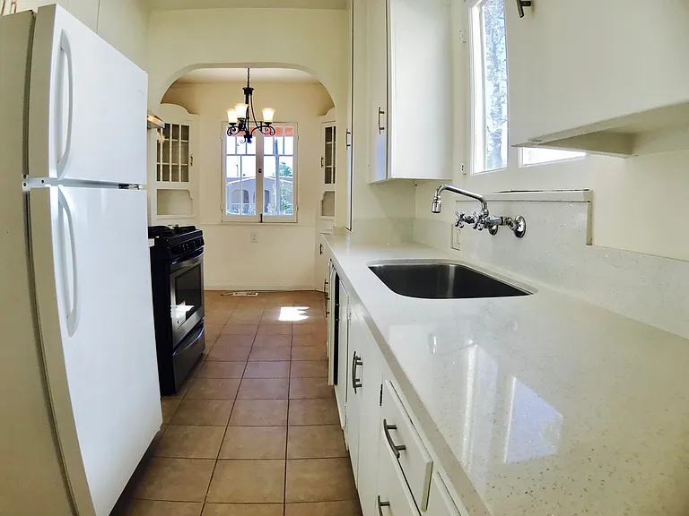 1340 Western Ave — Photo 10