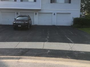 1606 Ashley Ct, Darien, IL 60561