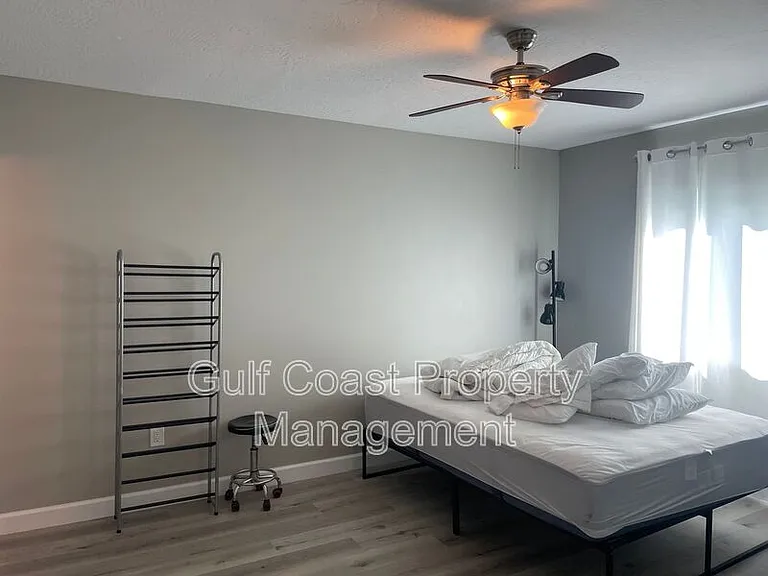 2124 N Tamiami Trl #102 — Photo 13