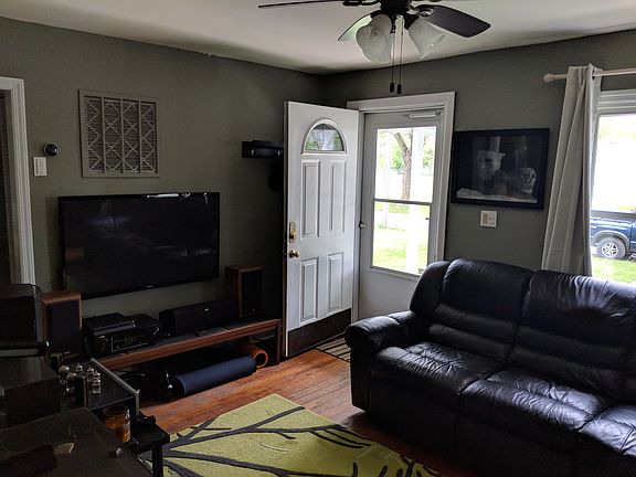 Living room 11.5 x 17