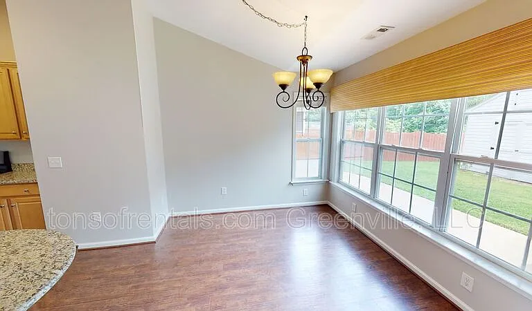 210 Grimes Dr — Photo 6