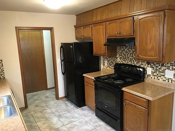 4th image of 1004 S Ironwood Ave