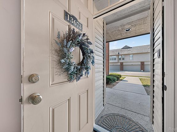 4th image of 13673 Silver Birch Cir