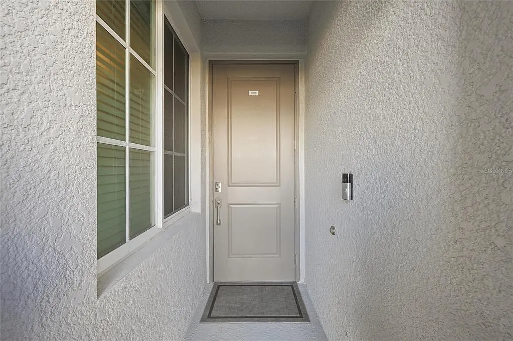 2 bed, 2.0 bath, 1154 sqft, $5,500 — Photo 2