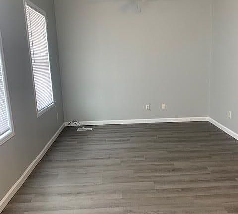4th image of 2404 Gladiolus St #B
