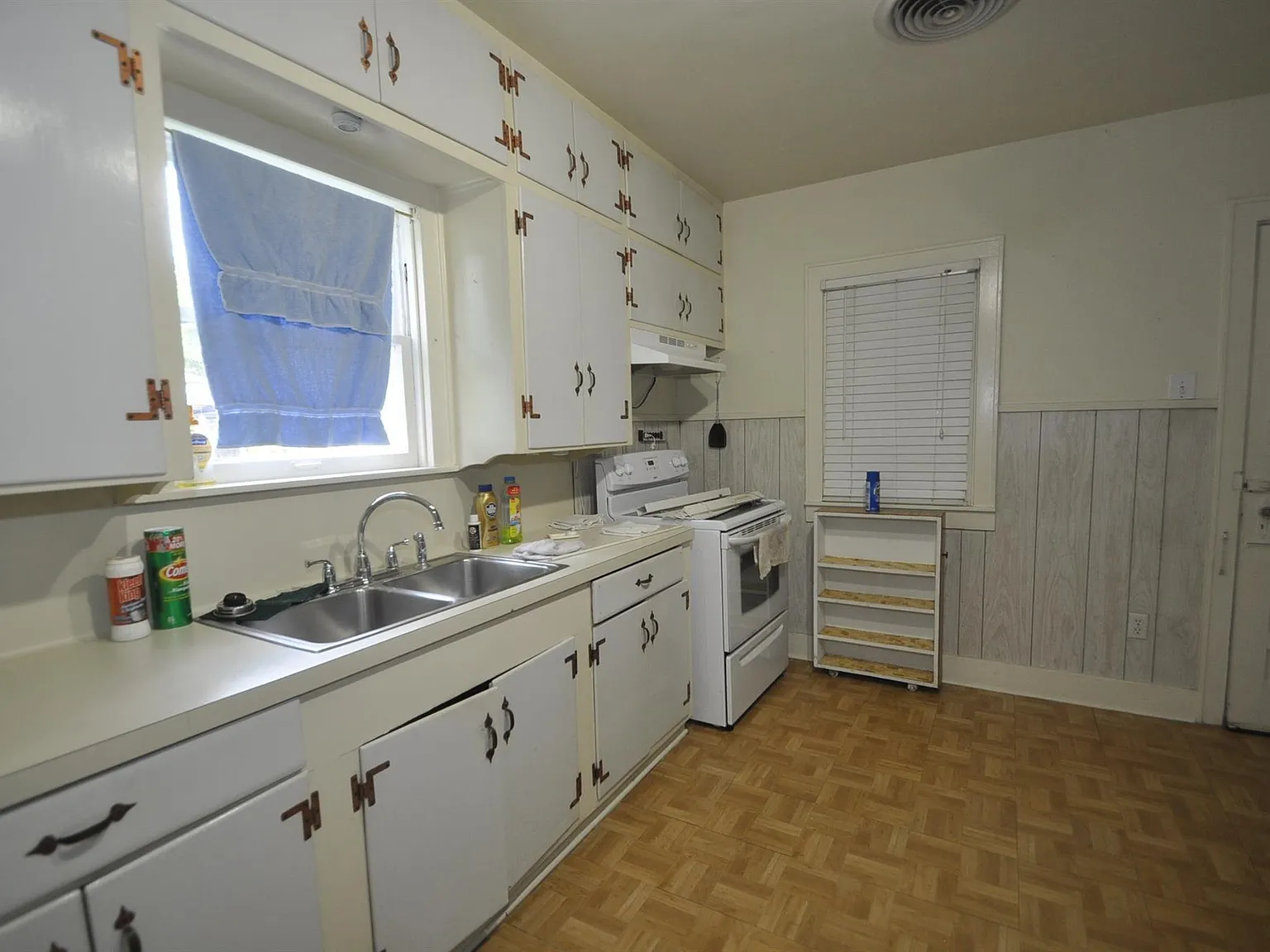 2 bed, 1.0 bath, 624 sqft, $1,200 — Photo 4
