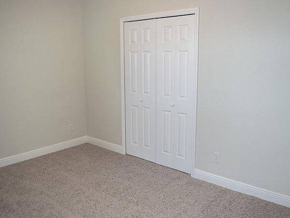 3rd image of 1063 Green Gate Blvd