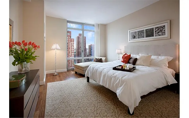 Sold by Douglas Elliman | media 17