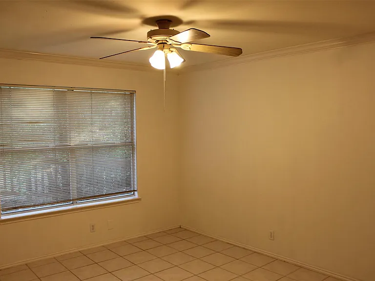 810 Minturn Ln — Photo 11