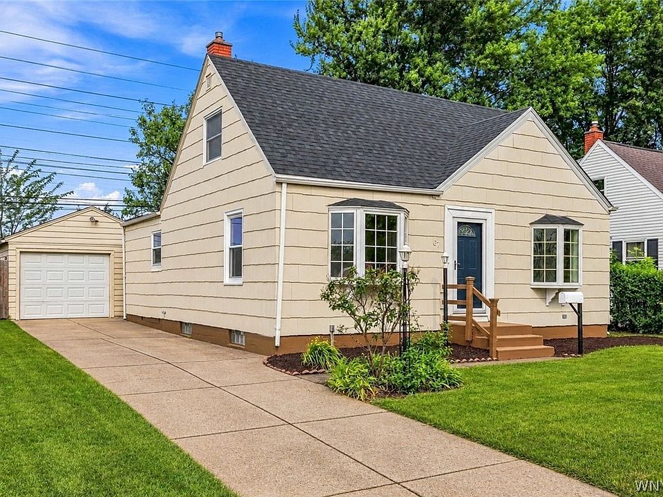 1st image of 67 Elaine Ct