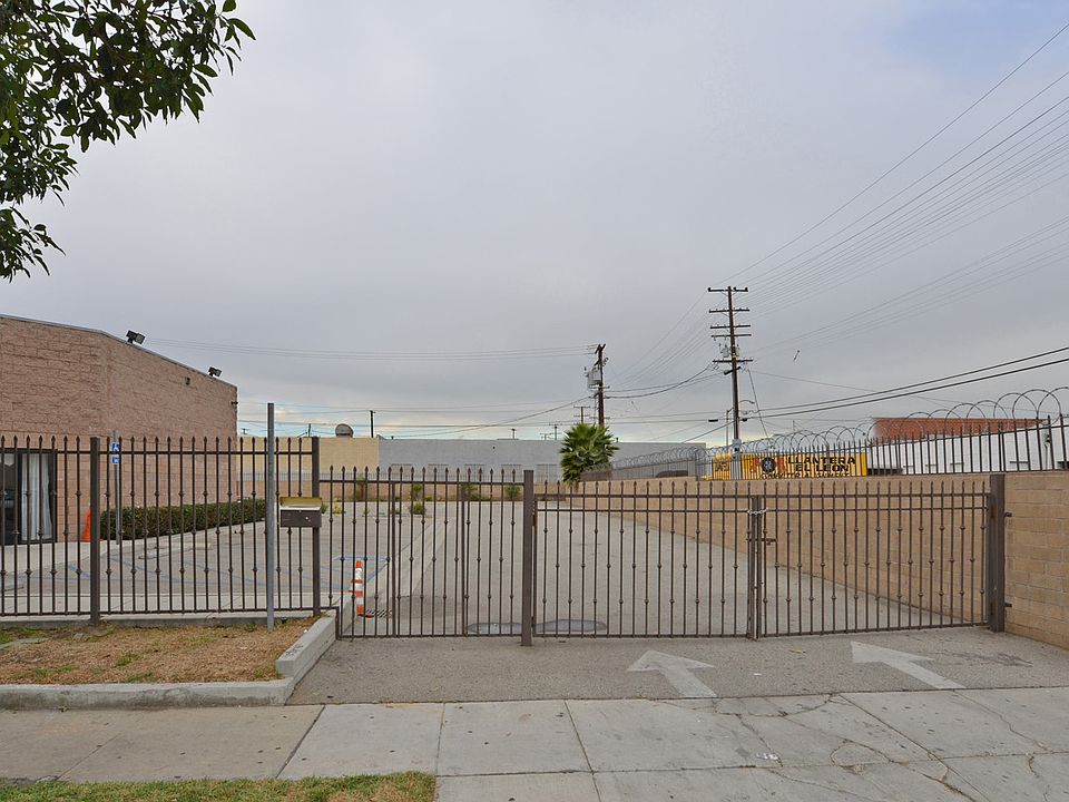 1st image of 2547 E 57th St