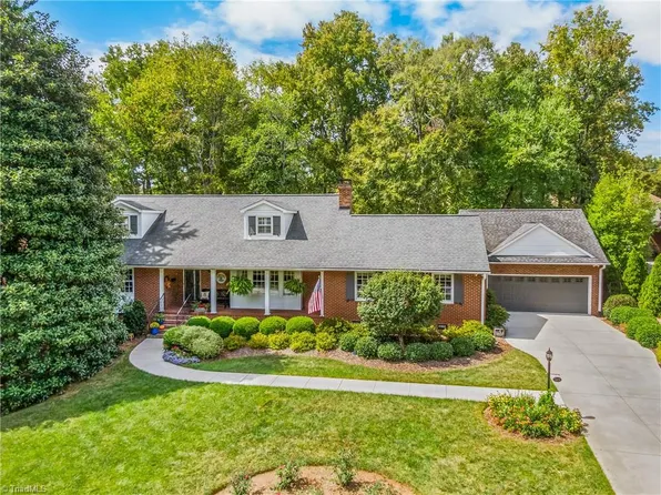 1319 Robin Hood Rd, High Point, NC 27262