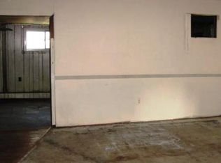 64 Red Maple Ln, Levittown, PA 19055