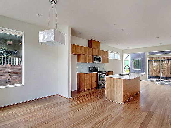 4th image of 616 N Oakes St #B