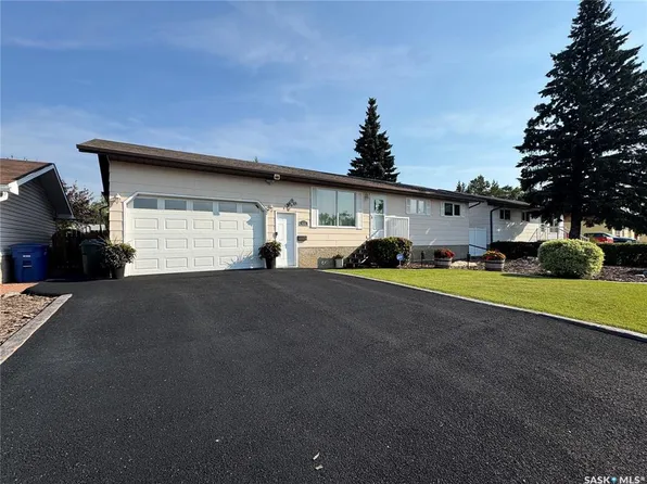 432 30th STREET, Battleford, SK S0M 0E0