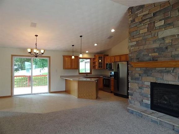 2nd image of 1409 Winchester Pl