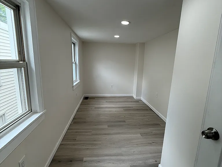 108 W Green St #110 — Photo 22